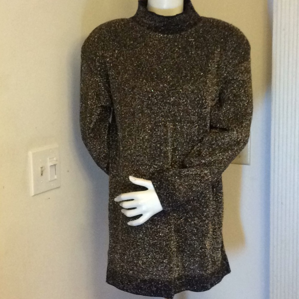 SPARKLING GOLD AND BLACK LONG SWEATER